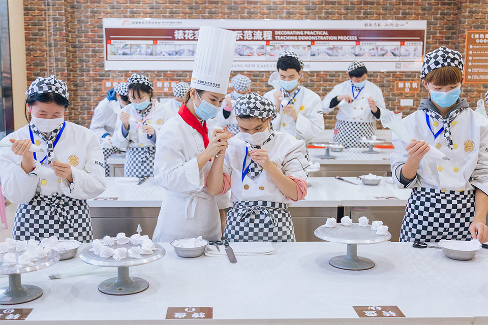 学西点，多元化就业渠道助你实现梦想！